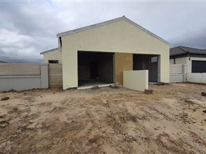 3 Bed House in Fairview Golf Estate