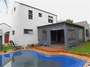 4 Bed House in Bromhof