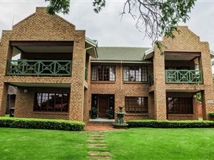 4 Bedroom House in Montana Park