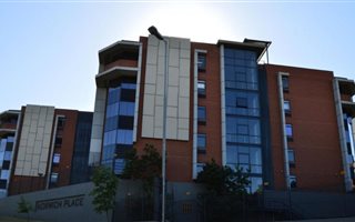 1605 m² Office Space in Sandown