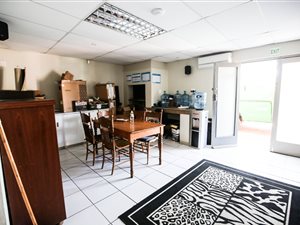 340 m² Office Space in Beacon Bay