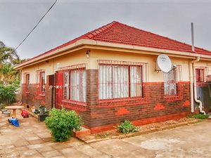 6 Bed House in Port Shepstone