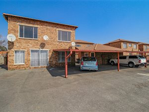 12 Bed House in Brakpan North
