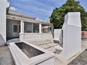 4 Bed House in Strand Central