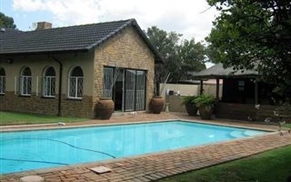 4 Bedroom House in Buurendal