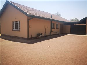 3 Bed House in Flora Park