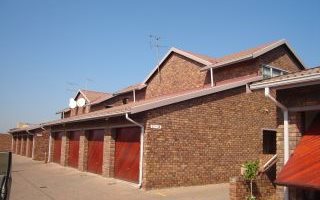 2 Bedroom Townhouse in Beyers Park