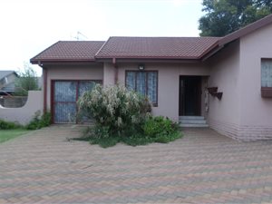 3 Bed House in Bonanne