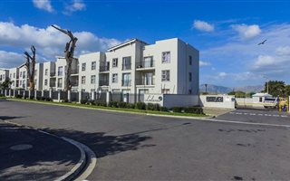 3 Bedroom Apartment in Strand Central