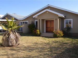 4 Bed House in Komani Park