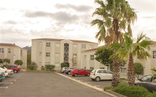 2 Bedroom Apartment in Hout Bay and surrounds