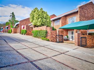 3 Bedroom Apartment in Halfway House
