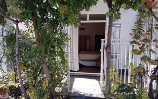 1 Bedroom Garden Cottage in Auckland Park