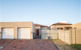 2 Bedroom House in Admirals Park