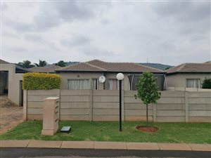 2 Bed Townhouse in Ruimsig