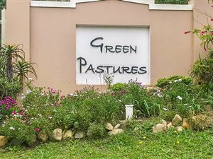 920 m² Land available in Green Pastures