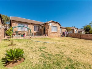 3 Bed Townhouse in Amorosa