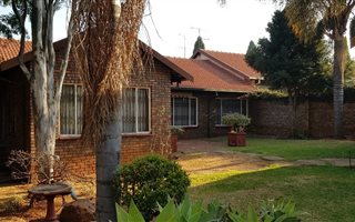3 Bedroom Duet in Val de Grace