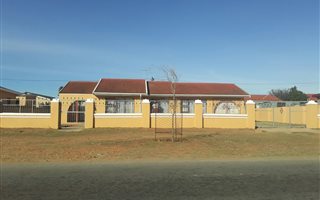 3 Bedroom House in Kwa Nobuhle