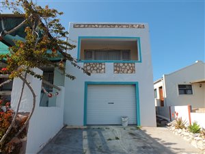 3 Bedroom House in Langebaan North