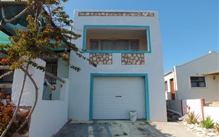 3 Bedroom House in Langebaan North