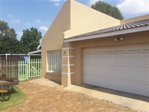 5 Bed House in Esther Park