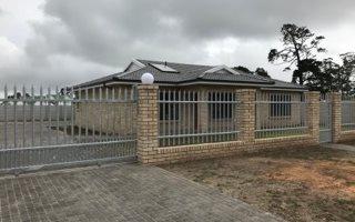 3 Bedroom House in Dormehlsdrift