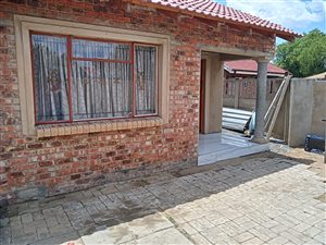 3 Bed House in Leeuhof