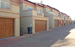 3 Bedroom Townhouse in Ferndale