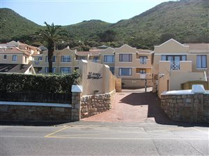 2 Bedroom Townhouse in St James