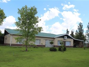 1651 ha Land available in Reddersburg