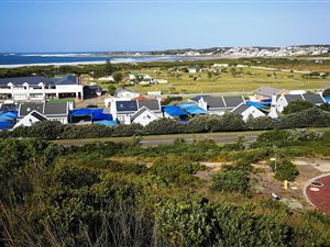 444 m² Land available in Stilbaai