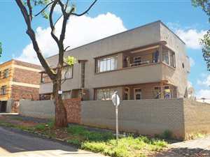 900 m² Commercial space in Bertrams