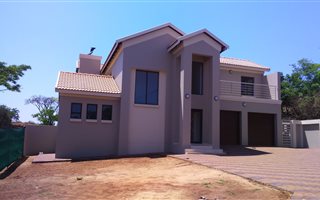 4 Bedroom House in Amandasig