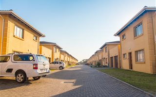 2 Bedroom Apartment in Veld En Vlei