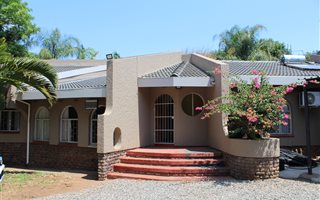 5 Bedroom House in Hoedspruit