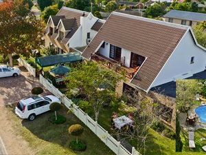 11 Bed House in The Village