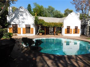 4 Bed House in River Club