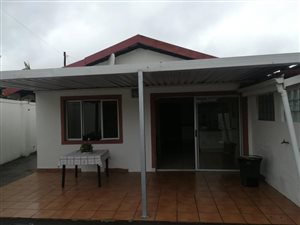 2 Bed Garden Cottage in Sarnia
