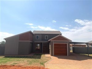 3 Bed Townhouse in Grimbeek Park