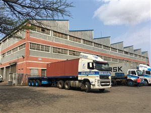2500 m² Commercial space in Jacobs