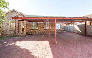 3 Bedroom House in Kingsview