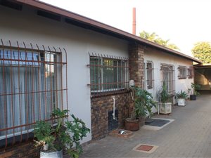4 Bed House in Mountain View