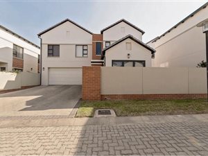 3 Bed Duplex in Broadacres