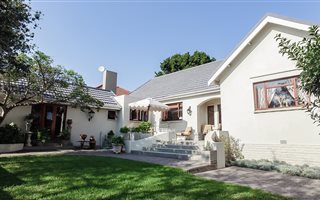 2 Bedroom House in Signal Hill