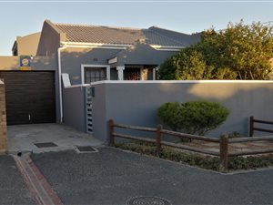 4 Bed House in Kensington