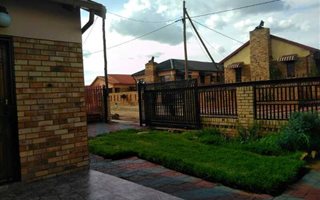3 Bedroom House in Bayswater