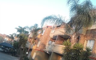 2 Bedroom Apartment in Rooihuiskraal