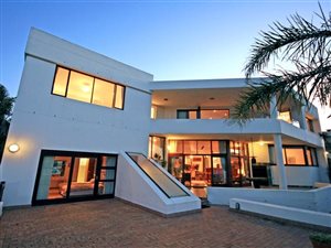 6 Bed House in Bowtie