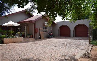 4 Bedroom House in Olifantshoek